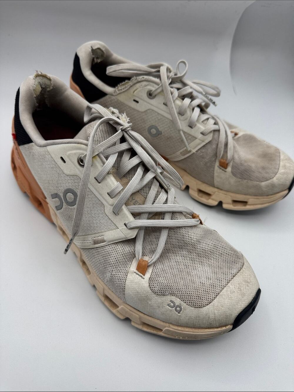 On Running Shoes - Women's 9.5